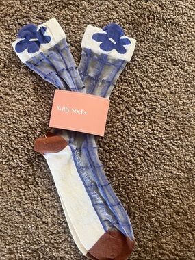 Women's Sheer Blue Floral Crew Socks